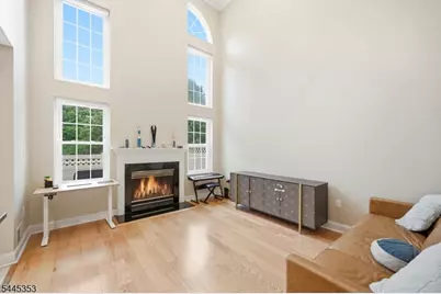 18 Clark Ct, Bernards Township, NJ 07920 - Photo 2