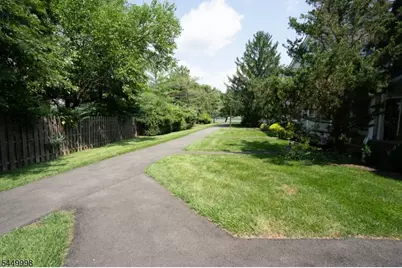 1304 Washington Cmn, Hillsborough Township, NJ 08844 - Photo 20