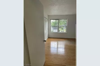53 Taylor Dr, Franklin Township, NJ 08823 - Photo 8