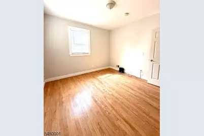 33 Livingston Ave, Woodbridge Township, NJ 07001 - Photo 10
