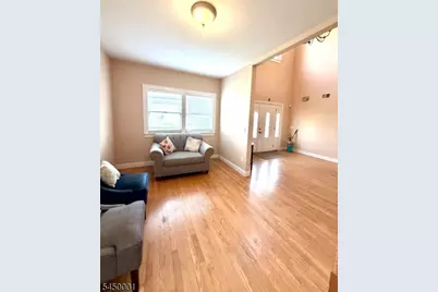33 Livingston Ave, Woodbridge Township, NJ 07001 - Photo 4