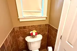33 Livingston Ave, Woodbridge Township, NJ 07001 - Photo 8