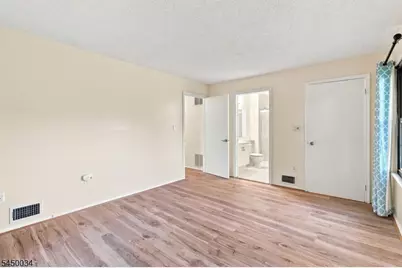 407 Lancaster Ct, Piscataway Township, NJ 08854 - Photo 16