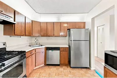 407 Lancaster Ct, Piscataway Township, NJ 08854 - Photo 14