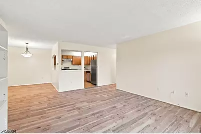 407 Lancaster Ct, Piscataway Township, NJ 08854 - Photo 8