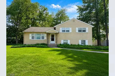 8 Fay Pl, Summit, NJ 07901 - Photo 1