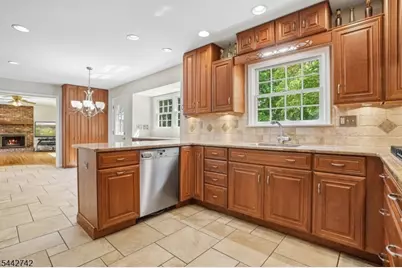 14 Menlo Dr, Readington, NJ 08889 - Photo 8