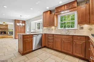 14 Menlo Dr, Readington, NJ 08889 - Photo 8