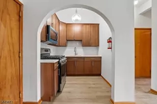 14 Hazard Pl, Elizabeth, NJ 07208 - Photo 10