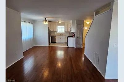 901 Reed Ct, Raritan Township, NJ 08822 - Photo 2