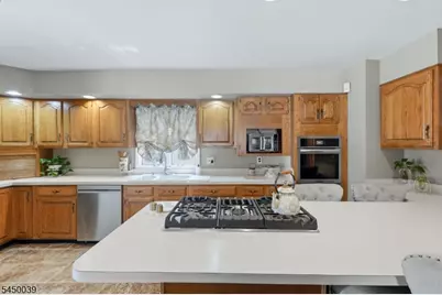 442 Riverview Dr, Totowa, NJ 07512 - Photo 12