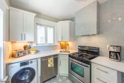 34 Montclair Ave #2, Montclair, NJ 07042 - Photo 18