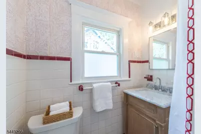 34 Montclair Ave #2, Montclair, NJ 07042 - Photo 22