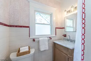 34 Montclair Ave, Montclair, NJ 07042 - Photo 22