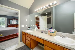 98 Remsen Ave, Woodbridge Township, NJ 07001 - Photo 20