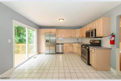 12 Pale Star Ct, Hardyston Township, NJ 07419 - Photo 8