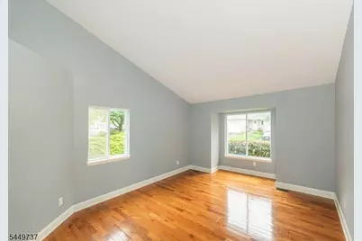 12 Pale Star Ct, Hardyston Township, NJ 07419 - Photo 2
