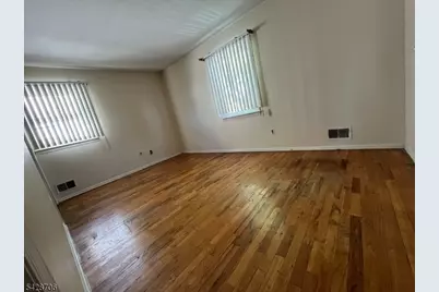 17B Garden Dr, Elmwood Park, NJ 07407 - Photo 18