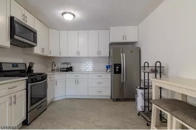 69 Taylor Dr, Franklin Township, NJ 08823 - Photo 6