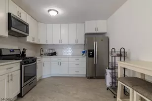 69 Taylor Dr, Franklin Township, NJ 08823 - Photo 6