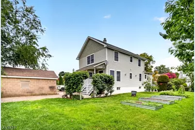 317 Ware Ct, Bound Brook, NJ 08805 - Photo 4