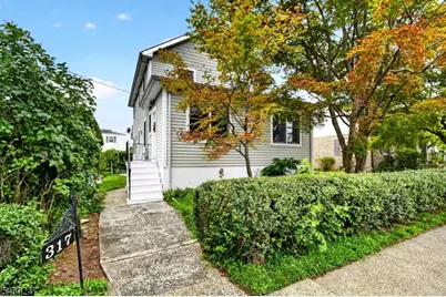 317 Ware Ct, Bound Brook, NJ 08805 - Photo 2
