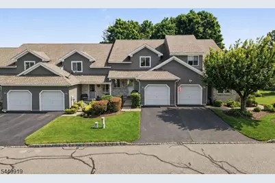 30 Sundance Ter, Hardyston Township, NJ 07419 - Photo 2