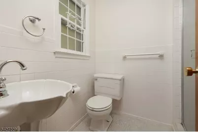 76 Harrison St, Clark Township, NJ 07066 - Photo 16