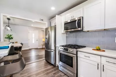 45 Karen Dr, Clifton, NJ 07013 - Photo 10