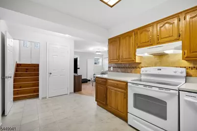 2687 Hawthorne Ave, Union Township, NJ 07083 - Photo 30