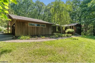 9 Delwood Rd, Chester, NJ 07930 - Photo 2