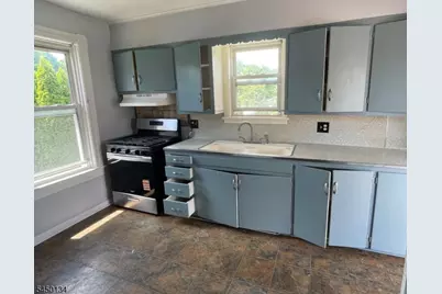 597 Belvidere Rd #2, Lopatcong Township, NJ 08865 - Photo 2