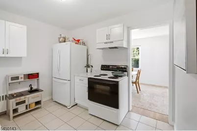 11 Monroe Avenue, Roseland, NJ 07068 - Photo 12