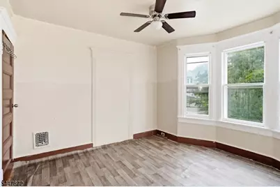 149 N Essex Ave, Orange, NJ 07050 - Photo 20
