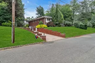 7 Oak Ridge, Springfield Twp., NJ 07081 - Photo 4