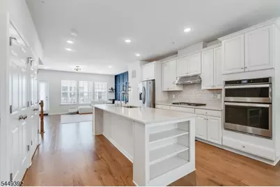 13 Braeburn Ct, Livingston, NJ 07039 - Photo 2
