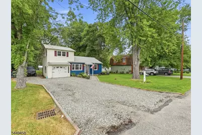 35 Edgecumb Rd, West Milford, NJ 07480 - Photo 2