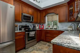 1150 Lakeside Dr, Vernon, NJ 07422 - Photo 8