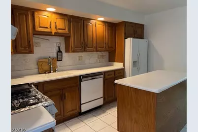 419 Ratzer Rd, Wayne, NJ 07470 - Photo 22