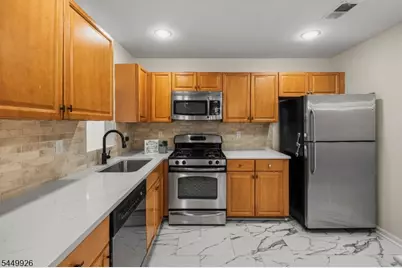 127 Chariot Ct, Piscataway Township, NJ 08854 - Photo 12