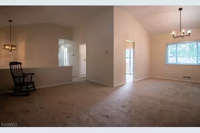 7 Cortland Dr, Franklin Township, NJ 08873 - Photo 2