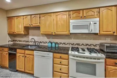 67 Jaime Ct, Parsippany, NJ 07950 - Photo 16