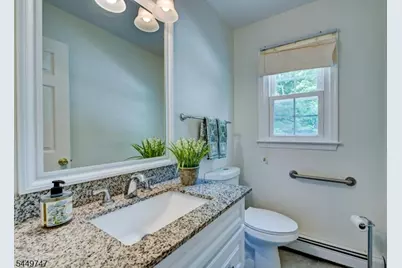 2 Pembroke Ct, Jefferson Township, NJ 07438 - Photo 8