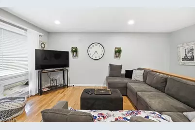 4 Park Pl, Pompton Lakes, NJ 07442 - Photo 6