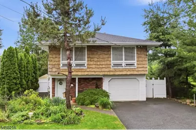 4 Park Pl, Pompton Lakes, NJ 07442 - Photo 2