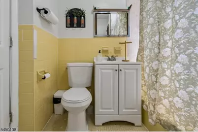 826 Degraw Ave, Newark, NJ 07104 - Photo 16