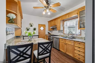 826 Degraw Ave, Newark, NJ 07104 - Photo 12
