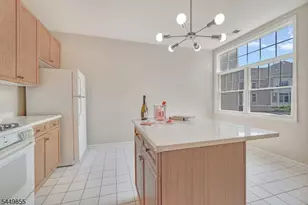 408 Kensington Ln, Livingston Twp., NJ 07039 - Photo 6