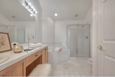 408 Kensington Ln, Livingston Twp., NJ 07039 - Photo 8