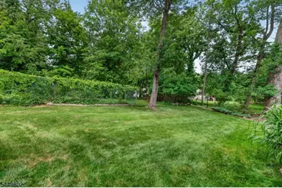 21 Crossbrook Rd, Livingston, NJ 07039 - Photo 42